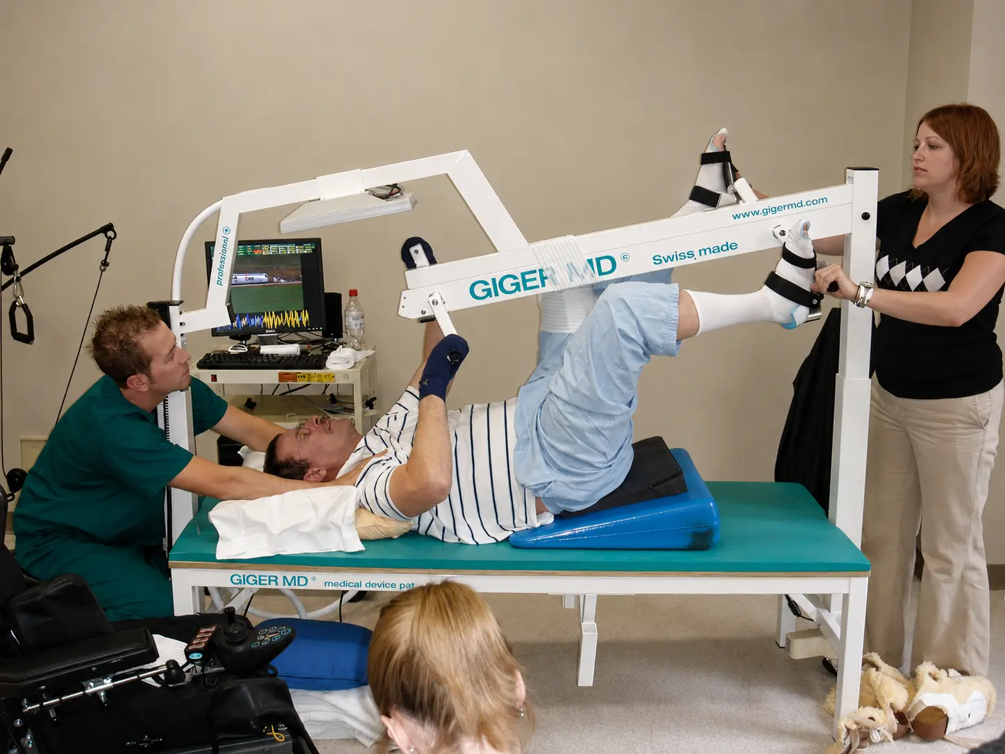 GIGER® MD® Tetraplegie-Therapie mit zweiköpfigem Therapeutenteam und Softwareüberwachung in Indianapolis, USA